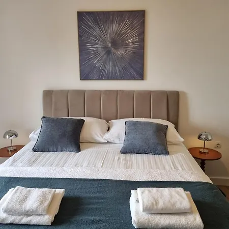 Atrium, Broutalla & Belvedere Luxury Apartment *