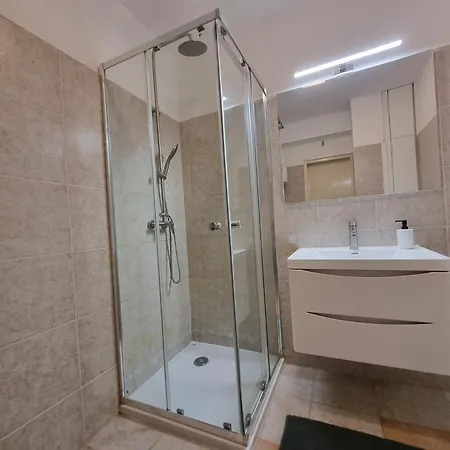 Atrium, Broutalla & Belvedere Luxury Apartment Kozino