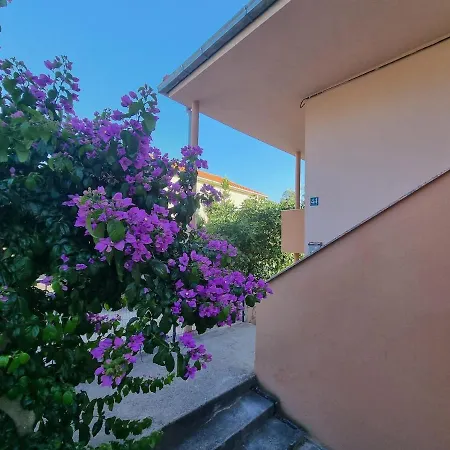 Atrium, Broutalla & Belvedere Luxury Apartment *